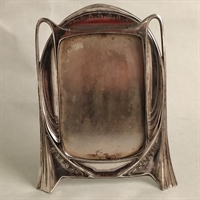 Jugend gammel metal fotoramme. Billedåbning 6,4 x 12,7 cm.